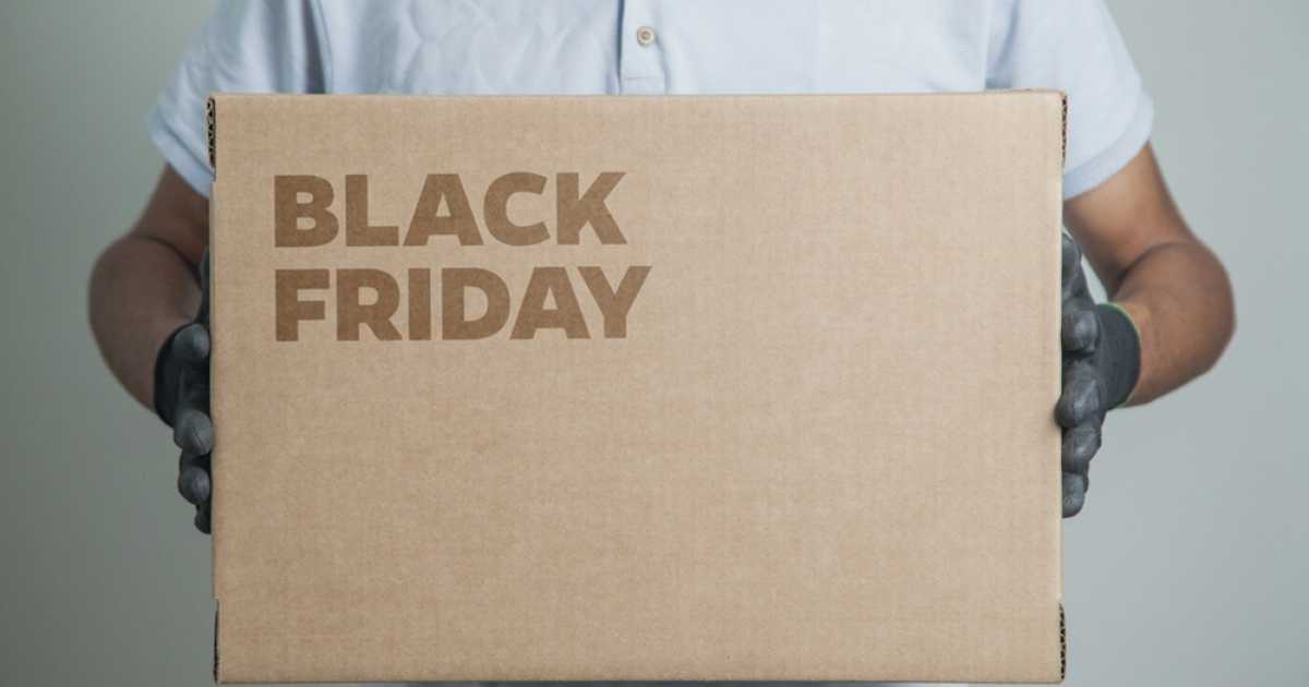 Comprare all'estero durante il Black Friday: vantaggi e rischi